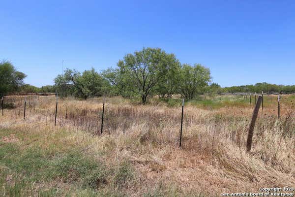 103 COUNTY ROAD 2638, DEVINE, TX 78016, photo 3 of 4