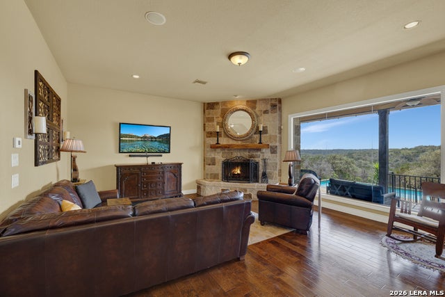 New Braunfels, Texas, 78132, United States, 6 Bedrooms Bedrooms, ,5 BathroomsBathrooms,Residential,Active,2008354
