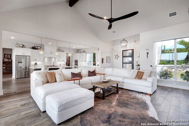 Helotes, Texas, 78023, United States, 3 Bedrooms Bedrooms, ,4 BathroomsBathrooms,Residential,Active,1961931