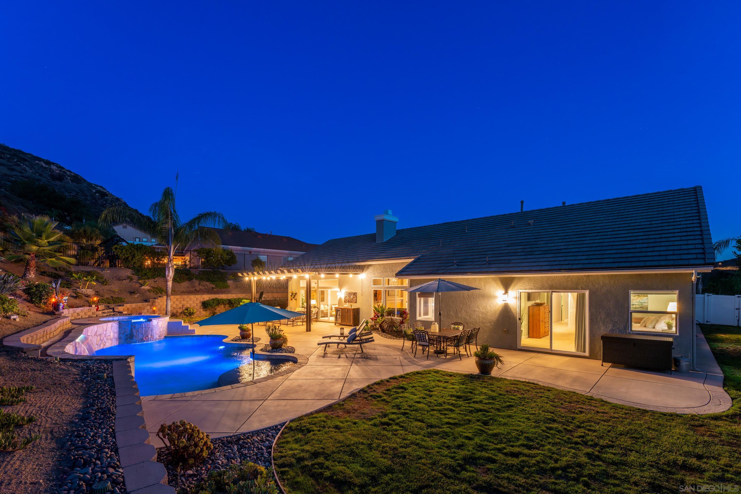 Poway, California, 92064, United States, 4 Bedrooms Bedrooms, ,3 BathroomsBathrooms,Residential,Active,1929455