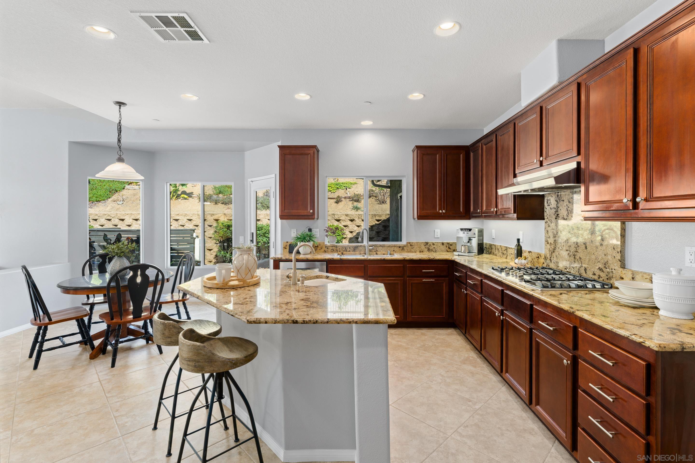 Poway, California, 92064, United States, 4 Bedrooms Bedrooms, ,3 BathroomsBathrooms,Residential,Active,1929455