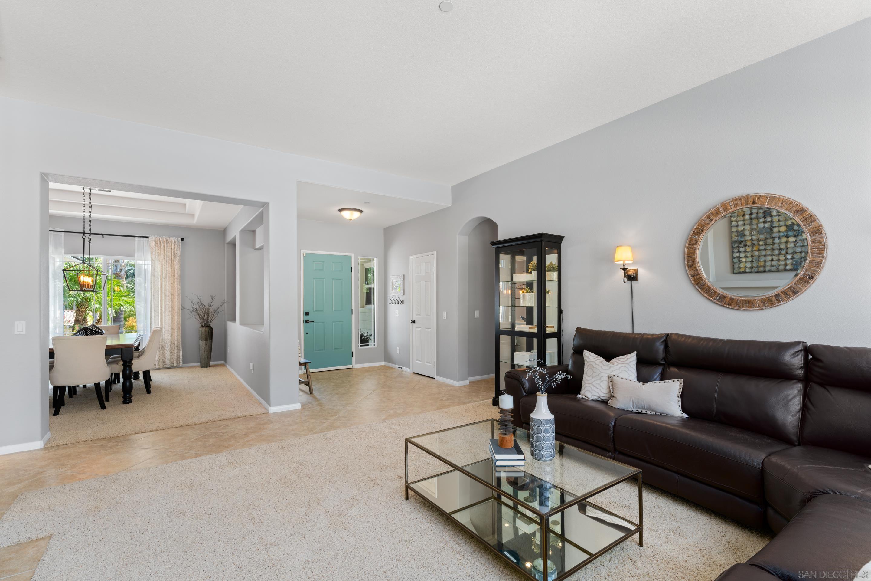 Poway, California, 92064, United States, 4 Bedrooms Bedrooms, ,3 BathroomsBathrooms,Residential,Active,1929455