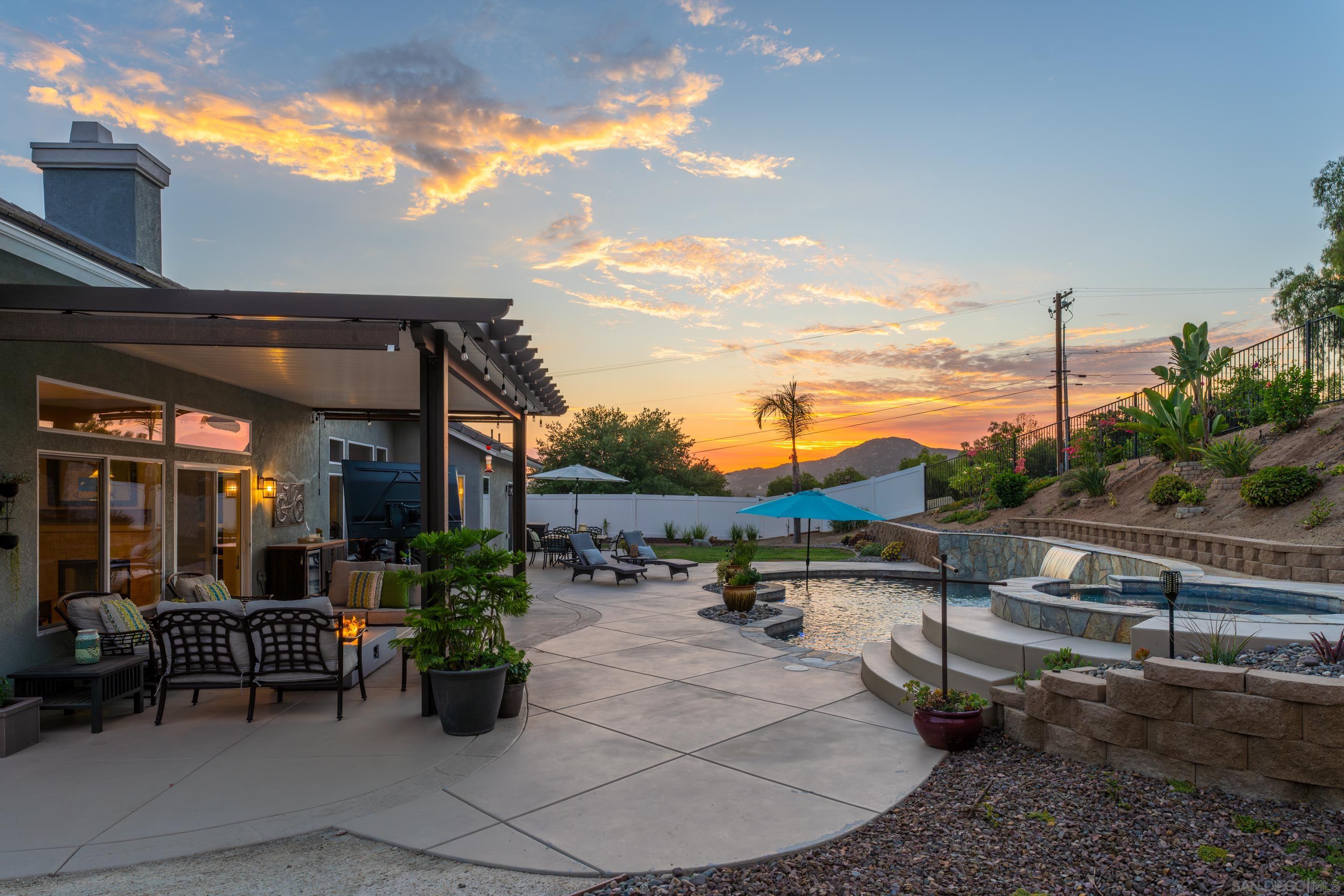 Poway, California, 92064, United States, 4 Bedrooms Bedrooms, ,3 BathroomsBathrooms,Residential,Active,1929455