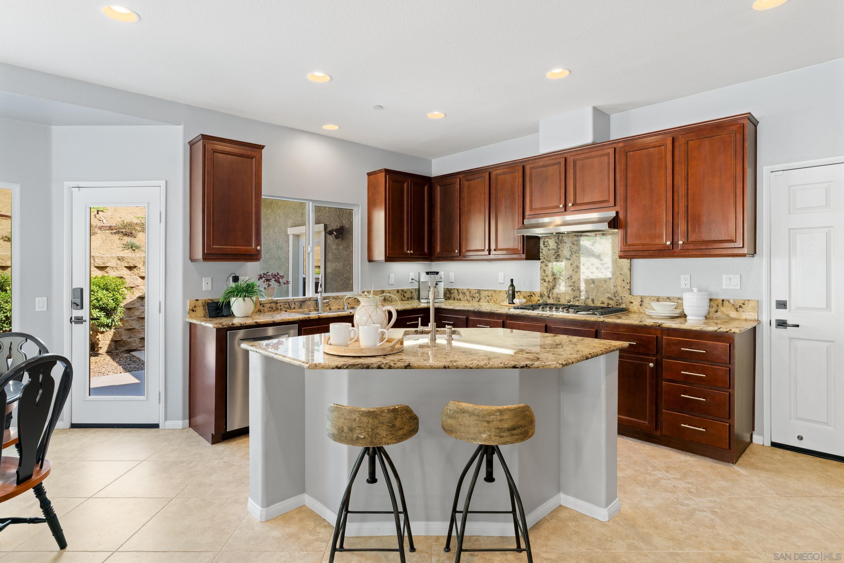 Poway, California, 92064, United States, 4 Bedrooms Bedrooms, ,3 BathroomsBathrooms,Residential,Active,1929455