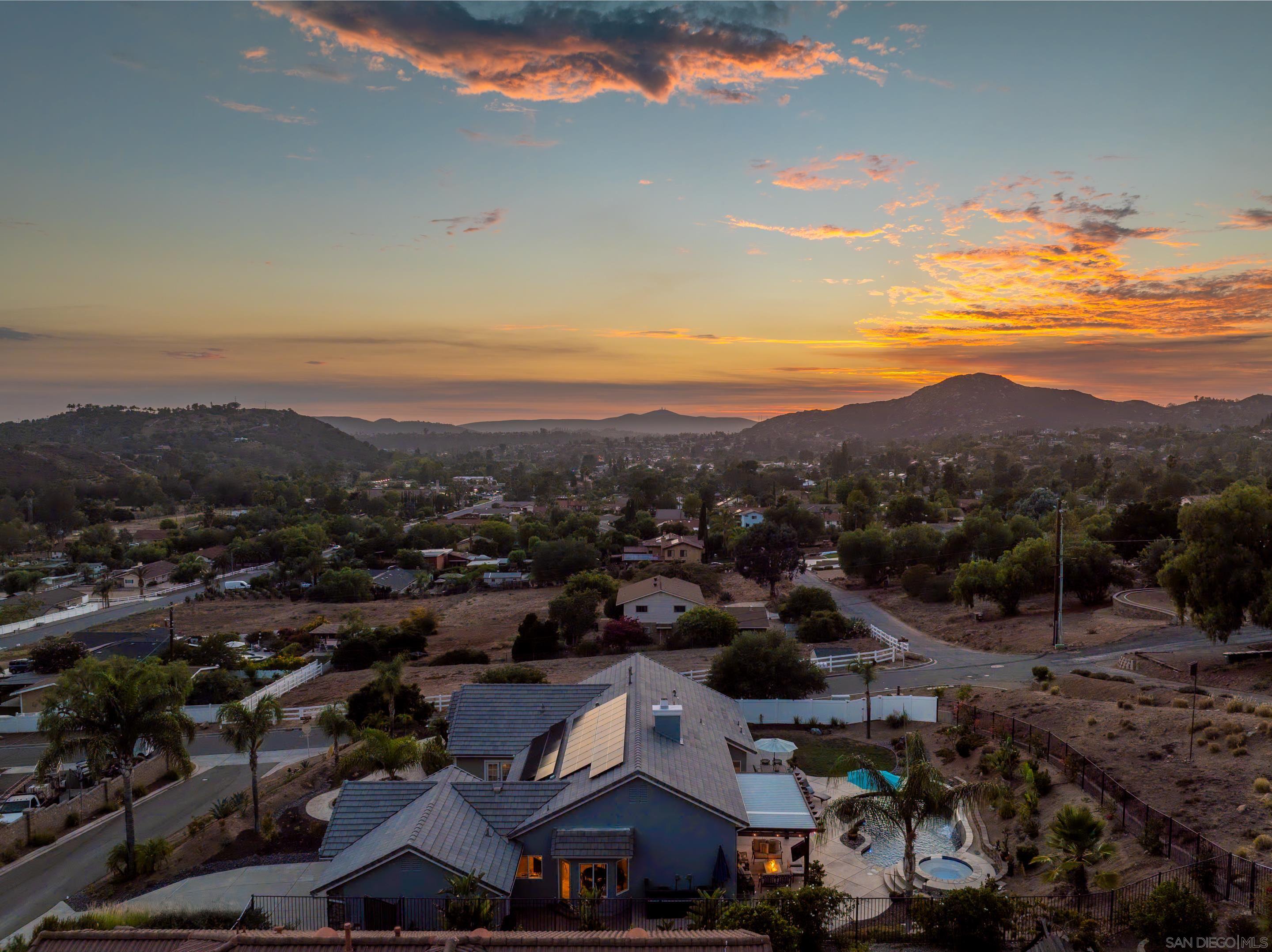 Poway, California, 92064, United States, 4 Bedrooms Bedrooms, ,3 BathroomsBathrooms,Residential,Active,1929455