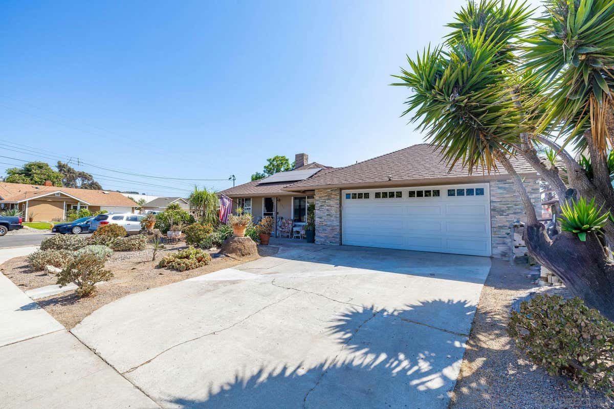 127 WARNER ST, OCEANSIDE, CA 92058, photo 1 of 37