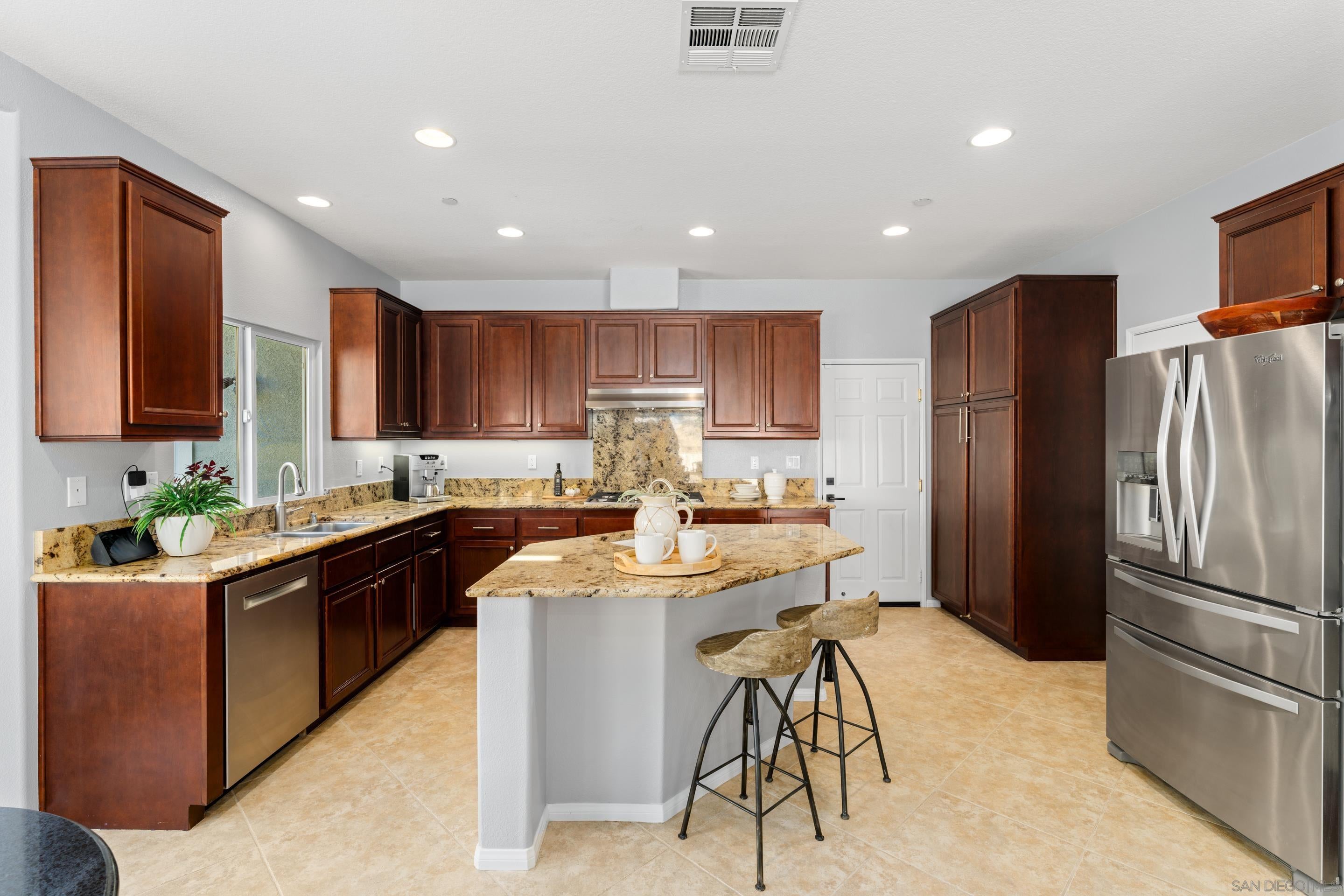 Poway, California, 92064, United States, 4 Bedrooms Bedrooms, ,3 BathroomsBathrooms,Residential,Active,1929455