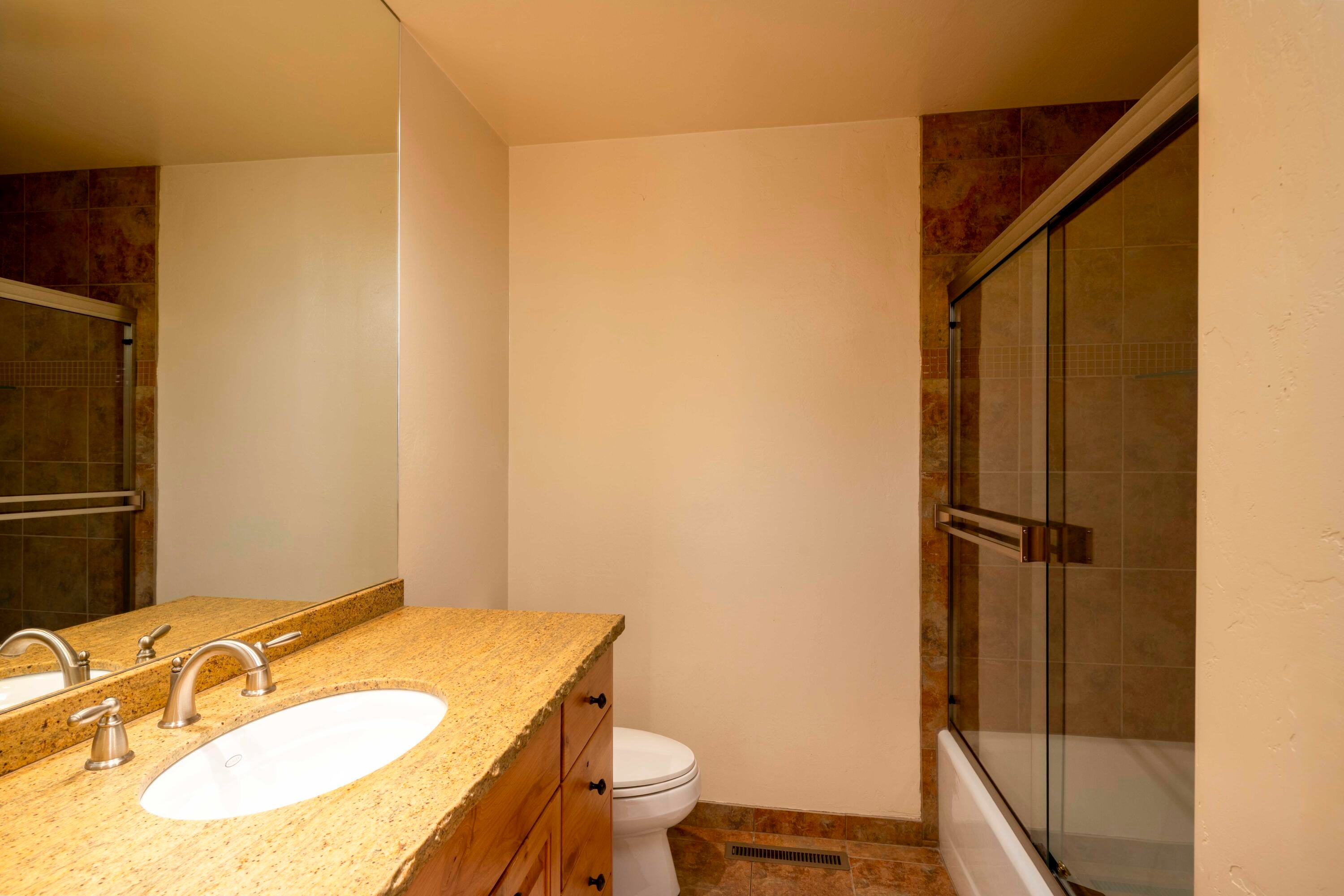 Hailey, Idaho, 83333, United States, 2 Bedrooms Bedrooms, ,2 BathroomsBathrooms,Residential,Active,2007163