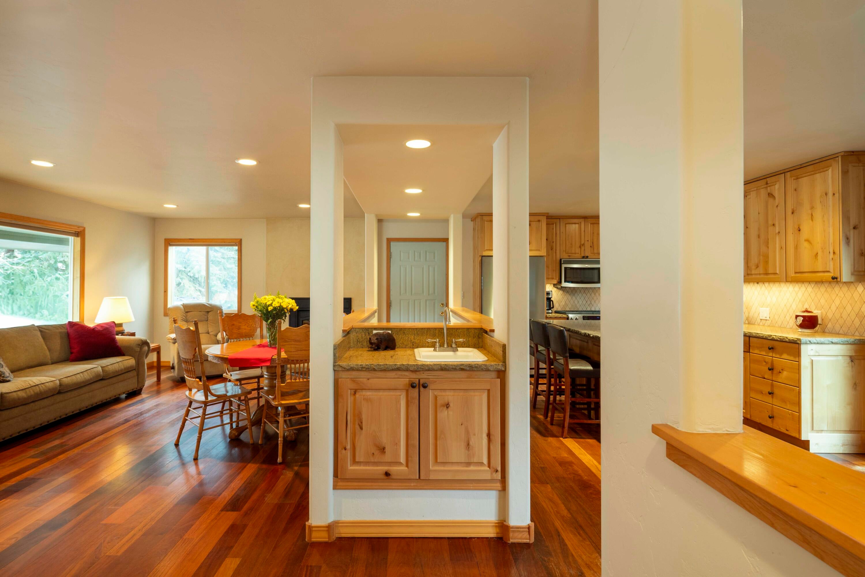 Hailey, Idaho, 83333, United States, 2 Bedrooms Bedrooms, ,2 BathroomsBathrooms,Residential,Active,2007163