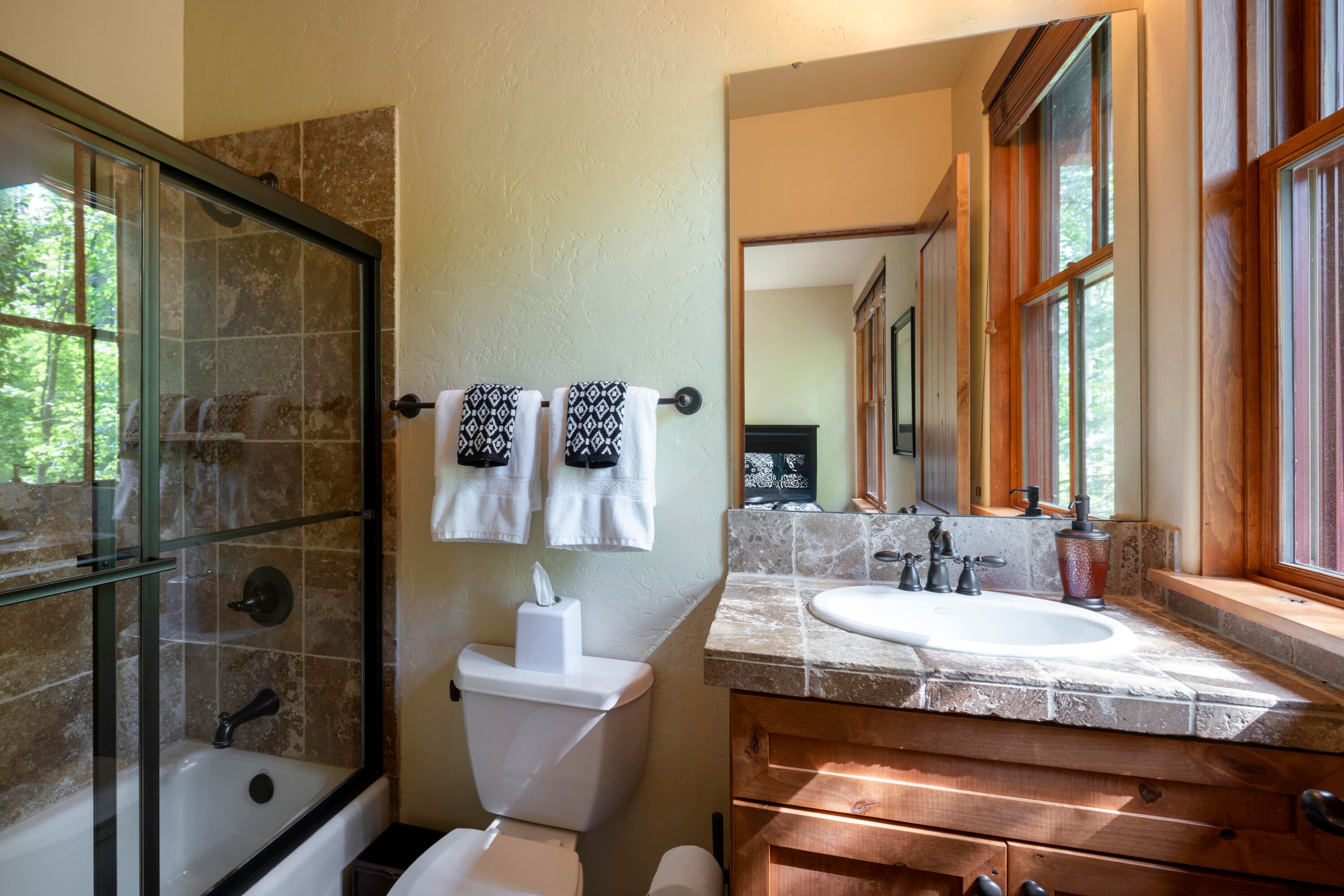 Ketchum, Idaho, 83340, United States, 4 Bedrooms Bedrooms, ,4 BathroomsBathrooms,Residential,Active,2007083