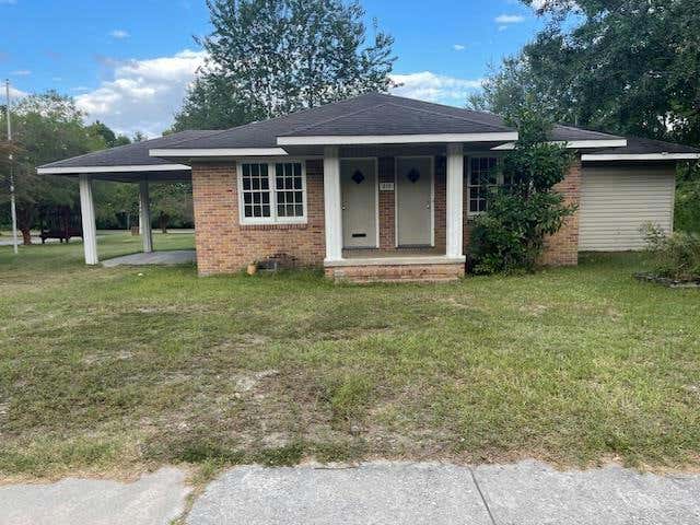 210 S CHURCH ST, MANNING, SC 29102, photo 1 of 11