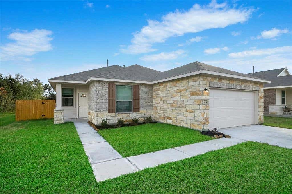 14915 COUNTRY CLUB DR, BEAUMONT, TX 77705, photo 1 of 7