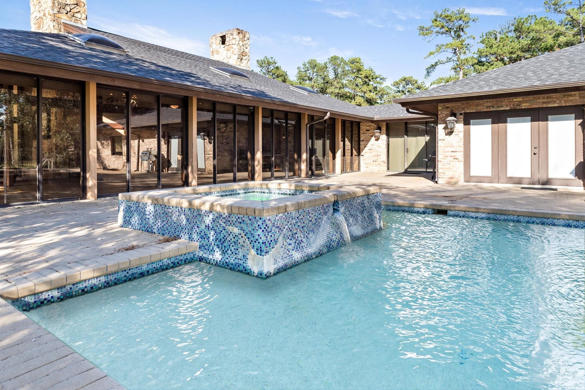 Sour Lake, Texas, 77659, United States, 5 Bedrooms Bedrooms, ,5 BathroomsBathrooms,Residential,Active,1962173