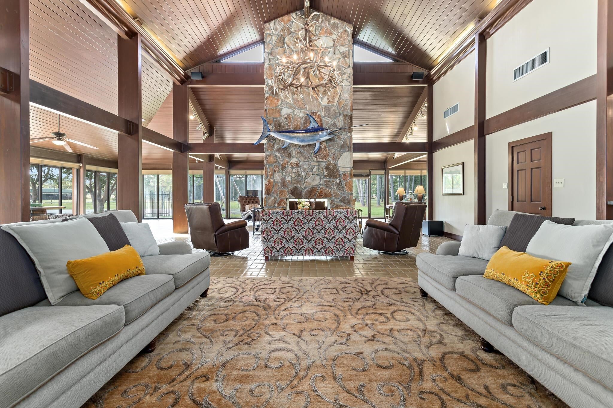 Sour Lake, Texas, 77659, United States, 5 Bedrooms Bedrooms, ,5 BathroomsBathrooms,Residential,Active,1962173