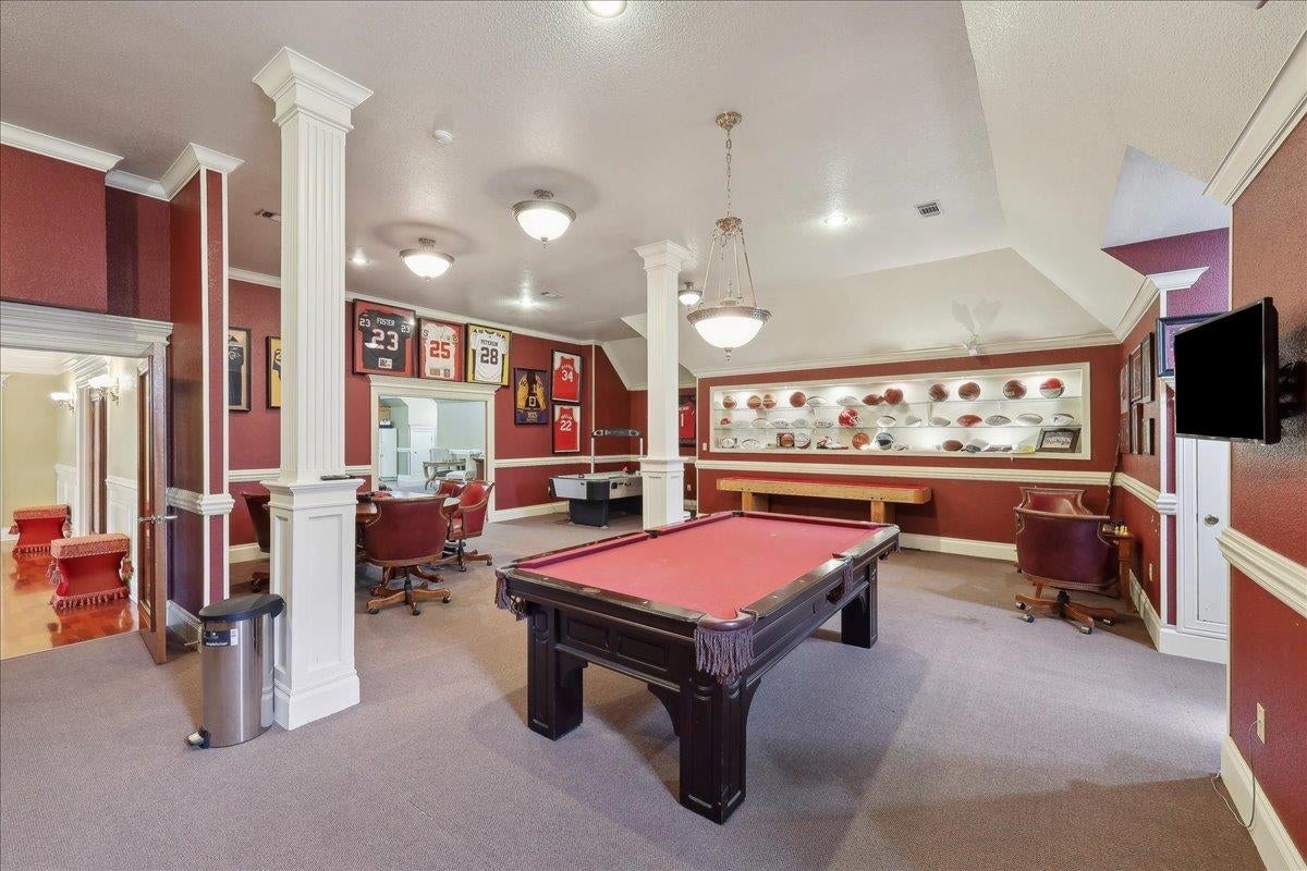 Beaumont, Texas, 77707, United States, 6 Bedrooms Bedrooms, ,10 BathroomsBathrooms,Residential,Active,1853261