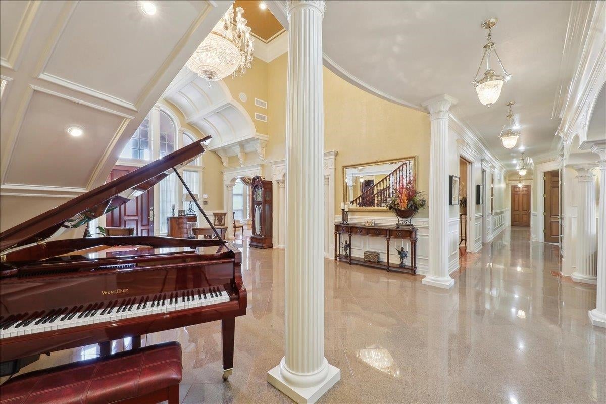 Beaumont, Texas, 77707, United States, 6 Bedrooms Bedrooms, ,10 BathroomsBathrooms,Residential,Active,1853261