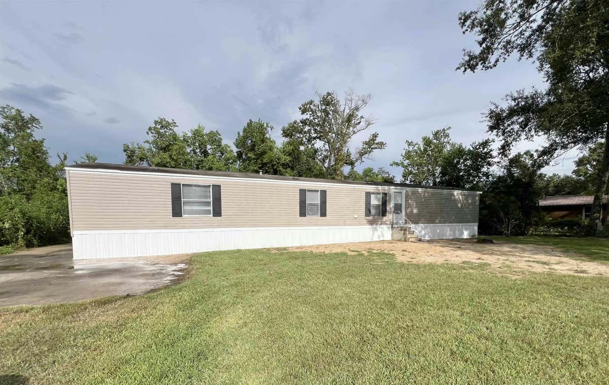 400 S TANNAHILL ST, VIDOR, TX 77662, photo 1 of 13