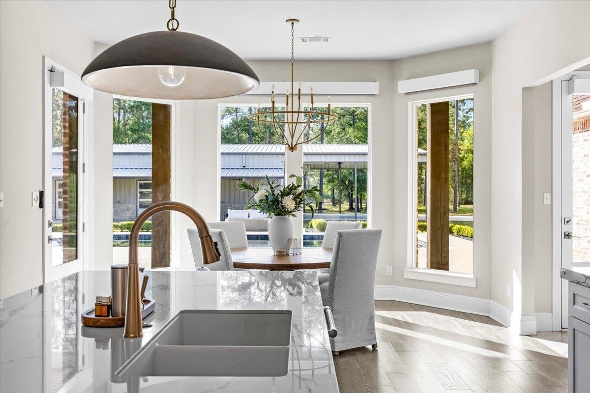 Kountze, Texas, 77625, United States, 4 Bedrooms Bedrooms, ,4 BathroomsBathrooms,Residential,Active,1988730