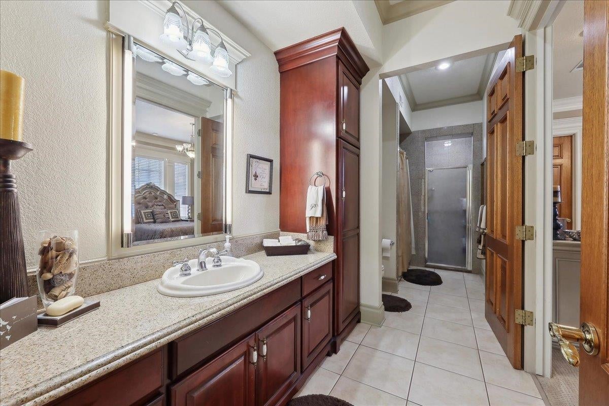 Beaumont, Texas, 77707, United States, 6 Bedrooms Bedrooms, ,10 BathroomsBathrooms,Residential,Active,1853261