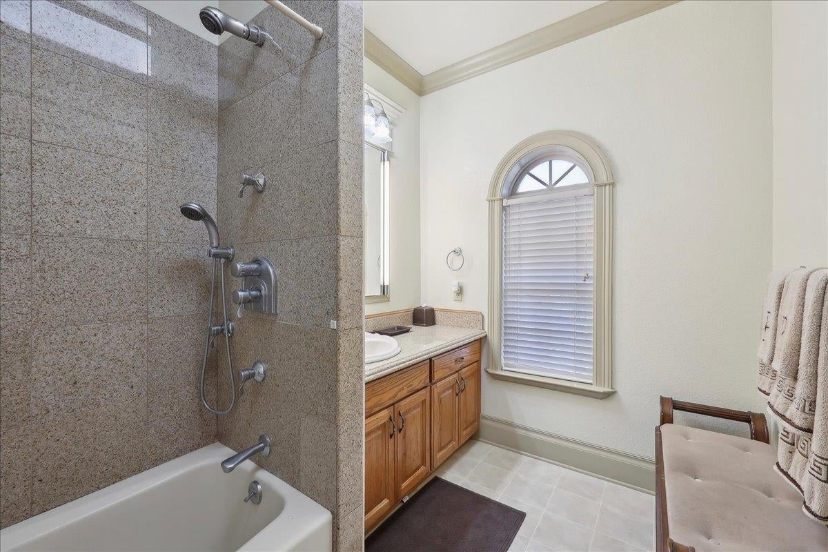 Beaumont, Texas, 77707, United States, 6 Bedrooms Bedrooms, ,10 BathroomsBathrooms,Residential,Active,1853261