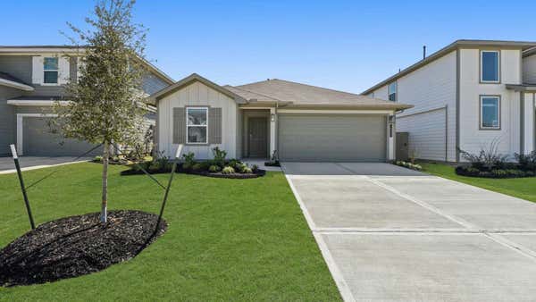 240 CHINA GROVE LN, CHINA, TX 77613 - Image 1