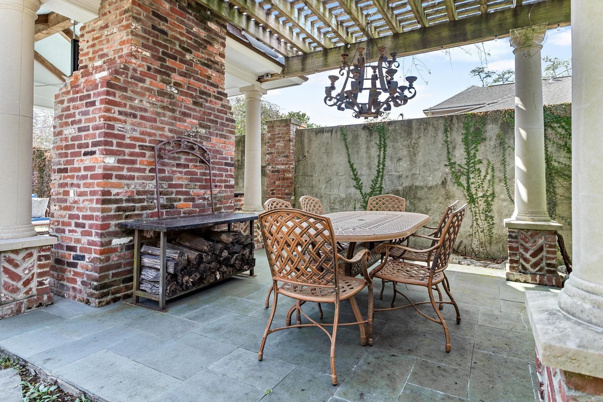Beaumont, Texas, 77706, United States, ,5 BathroomsBathrooms,Residential,Active,1808378