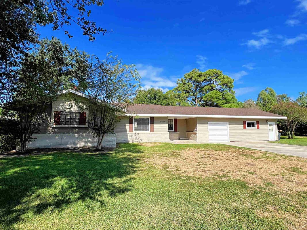 5300 VAN BUREN ST, GROVES, TX 77619, photo 1 of 17