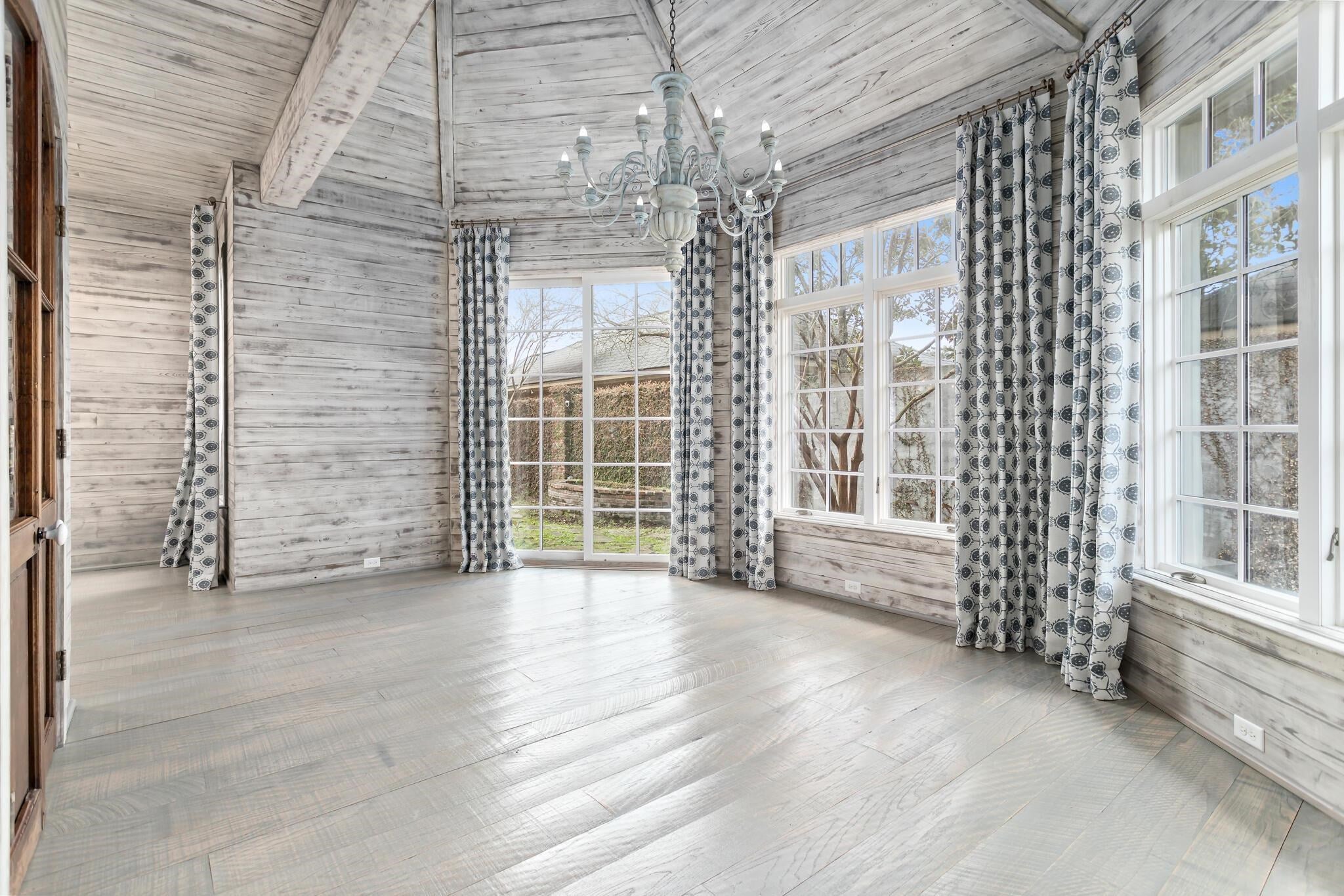 Beaumont, Texas, 77706, United States, ,5 BathroomsBathrooms,Residential,Active,1808378