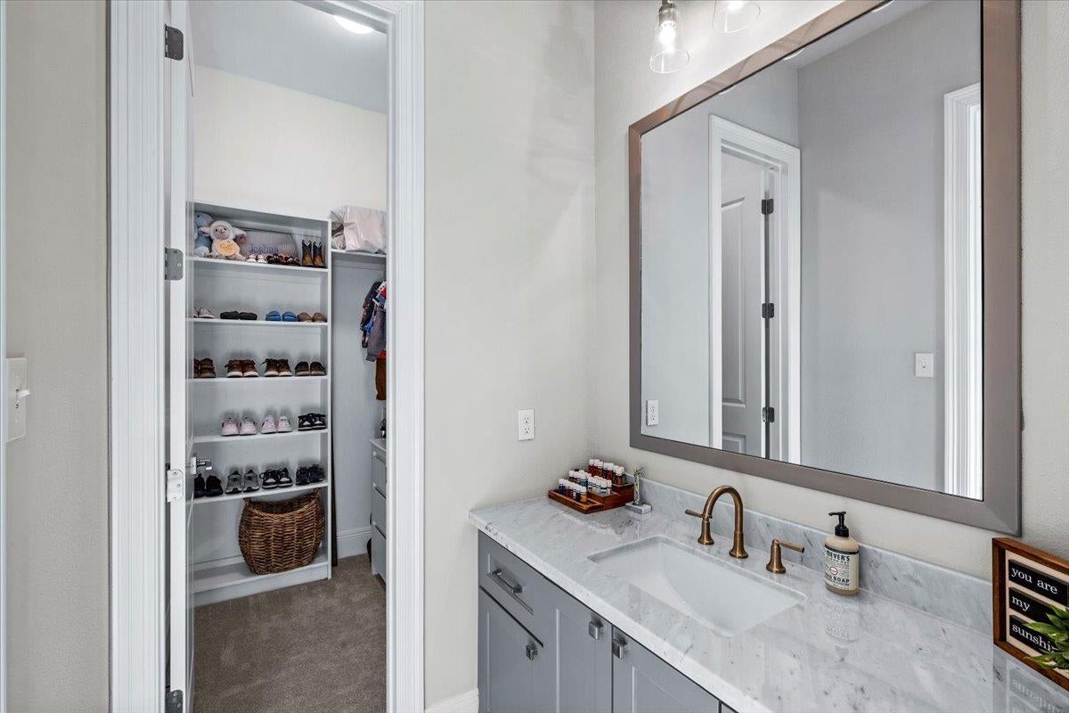 Kountze, Texas, 77625, United States, 4 Bedrooms Bedrooms, ,4 BathroomsBathrooms,Residential,Active,1988730