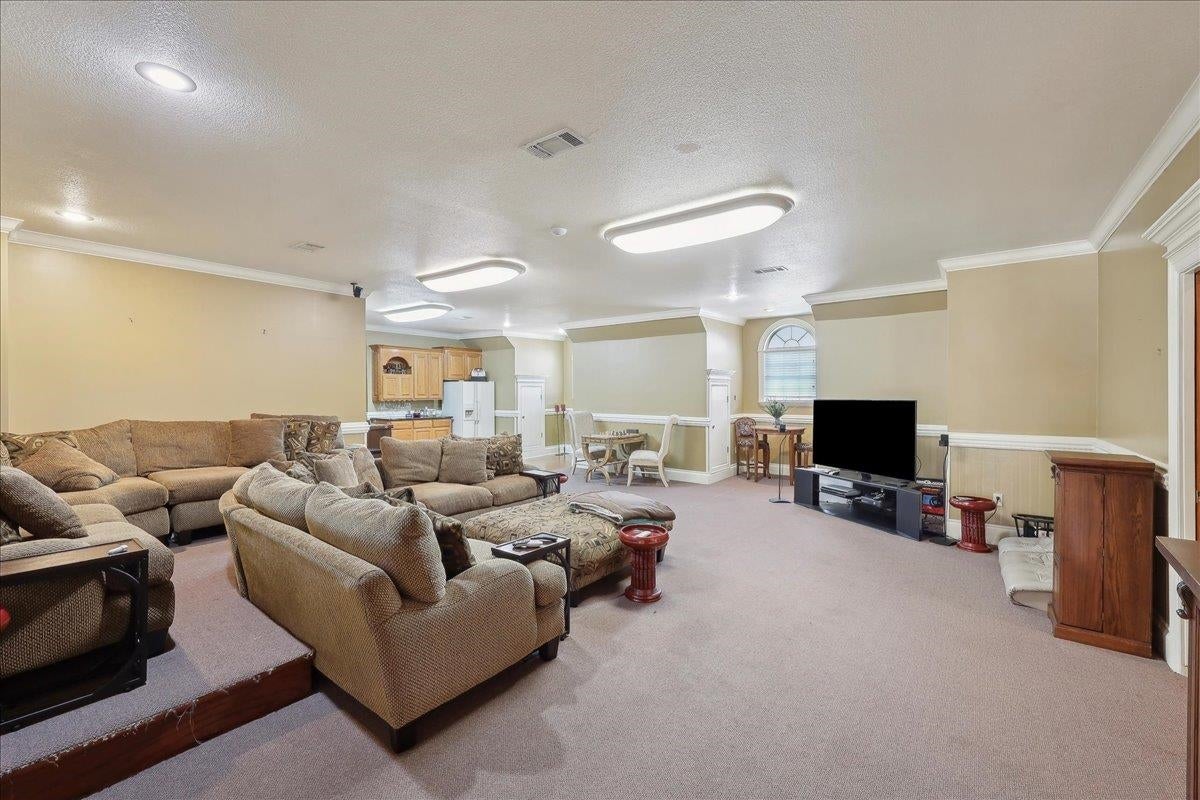 Beaumont, Texas, 77707, United States, 6 Bedrooms Bedrooms, ,10 BathroomsBathrooms,Residential,Active,1853261