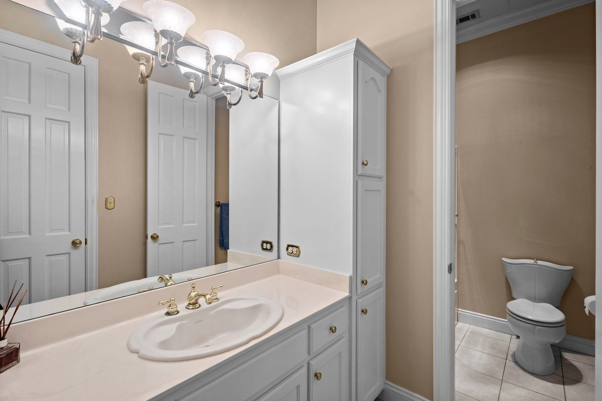 Winnie, Texas, 77665, United States, 3 Bedrooms Bedrooms, ,4 BathroomsBathrooms,Residential,Active,1963426