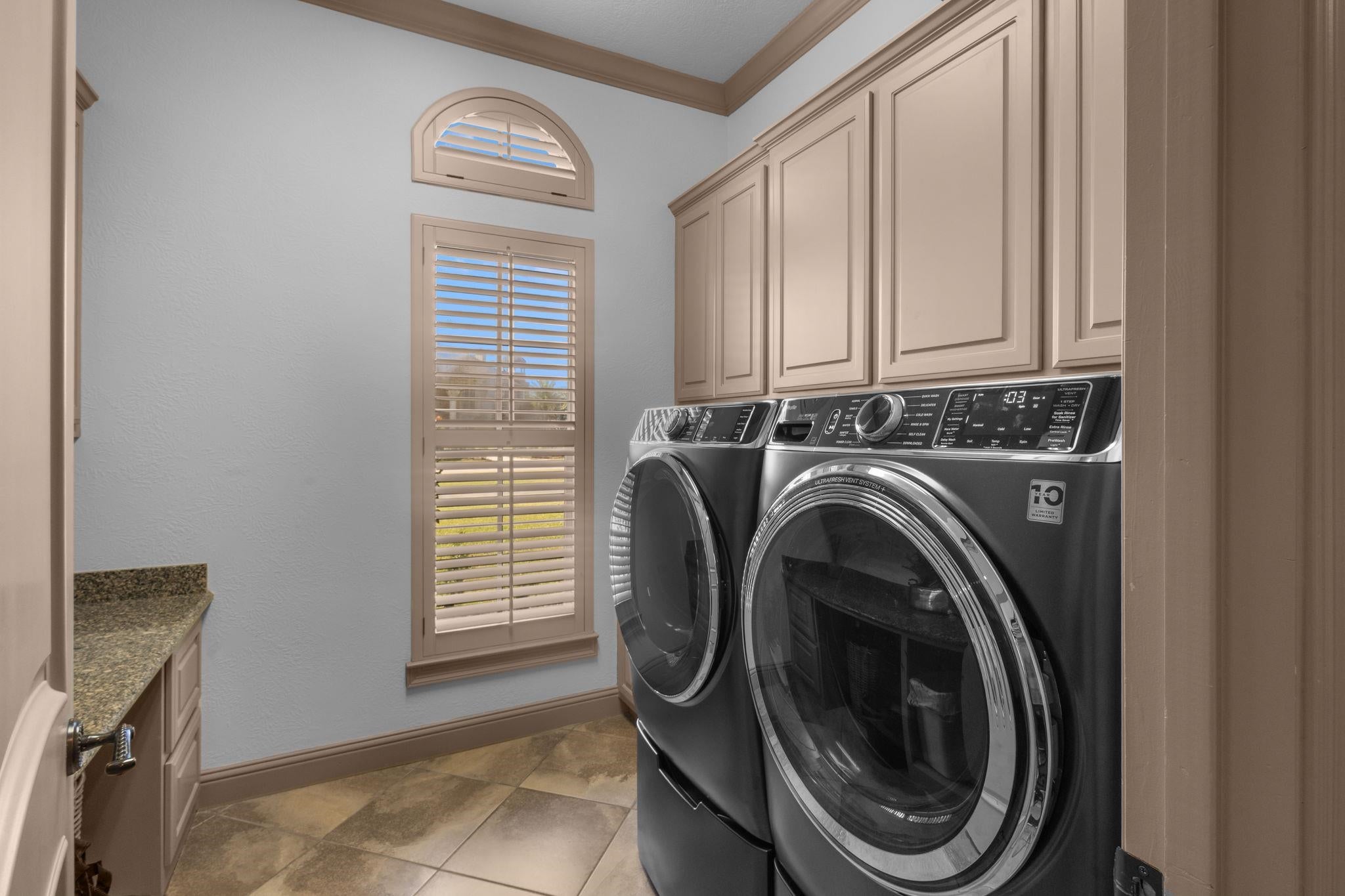 Beaumont, Texas, 77706, United States, 6 Bedrooms Bedrooms, ,7 BathroomsBathrooms,Residential,Active,1988792