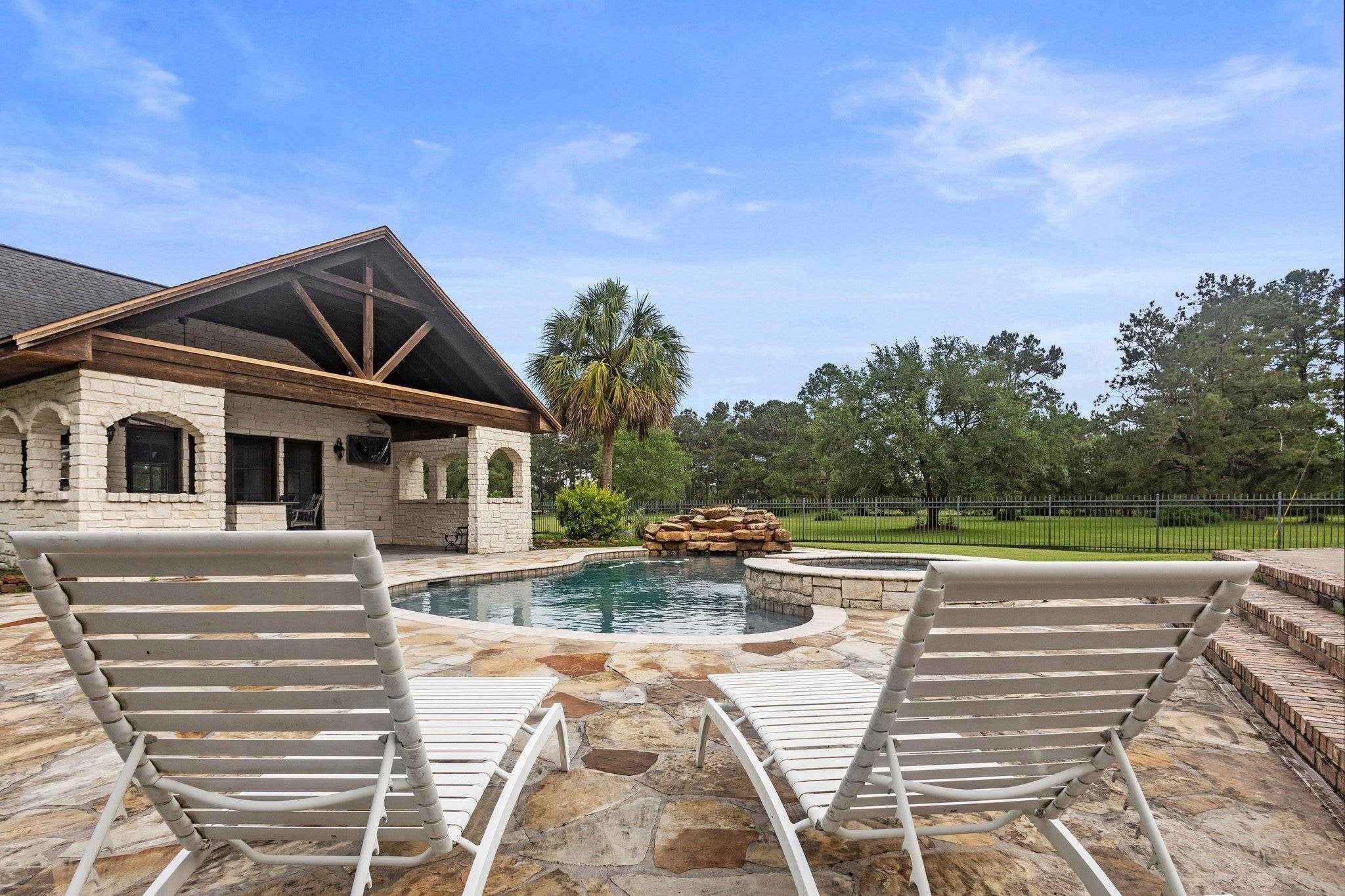 Winnie, Texas, 77665, United States, 3 Bedrooms Bedrooms, ,4 BathroomsBathrooms,Residential,Active,1963426