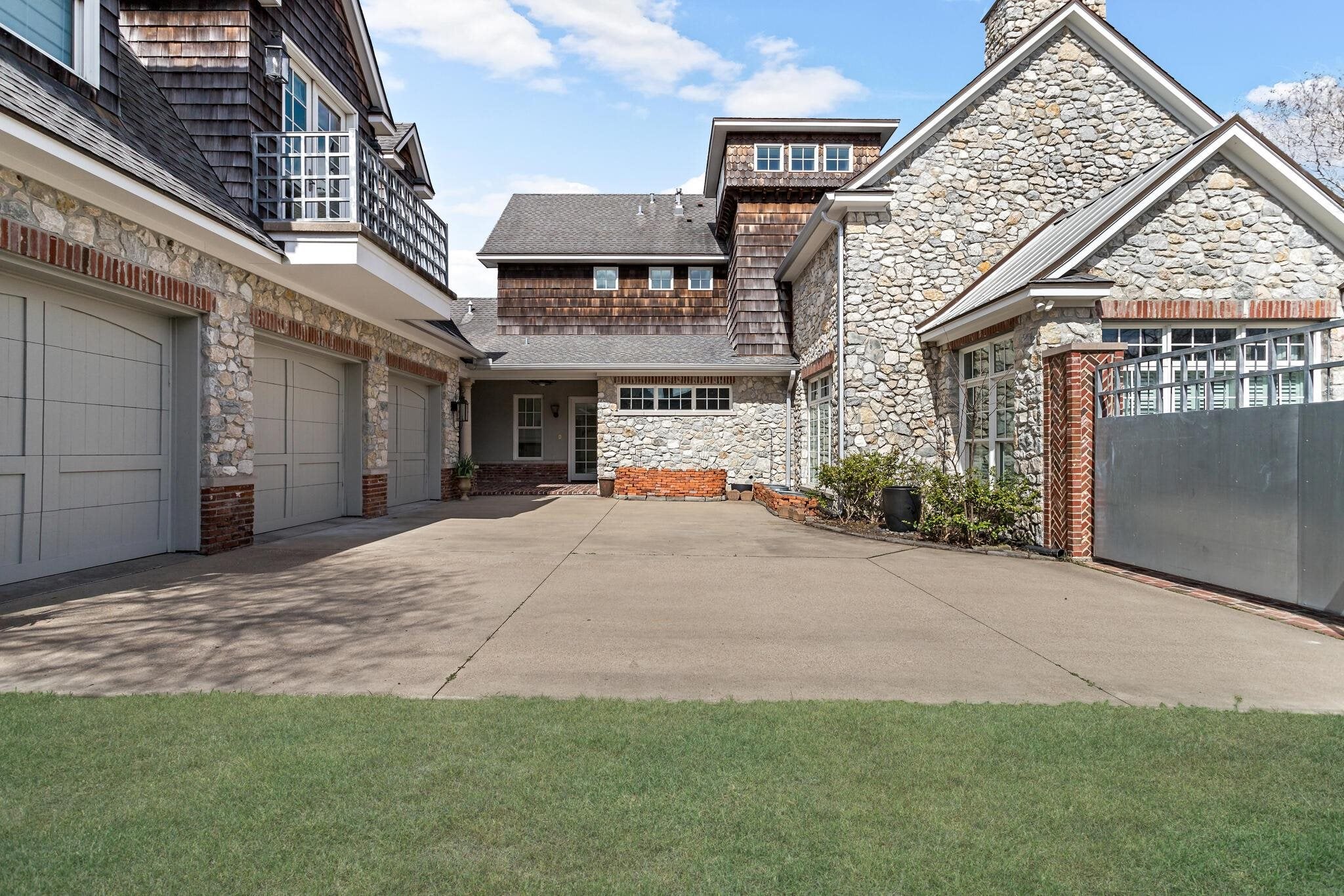 Beaumont, Texas, 77706, United States, ,5 BathroomsBathrooms,Residential,Active,1808378