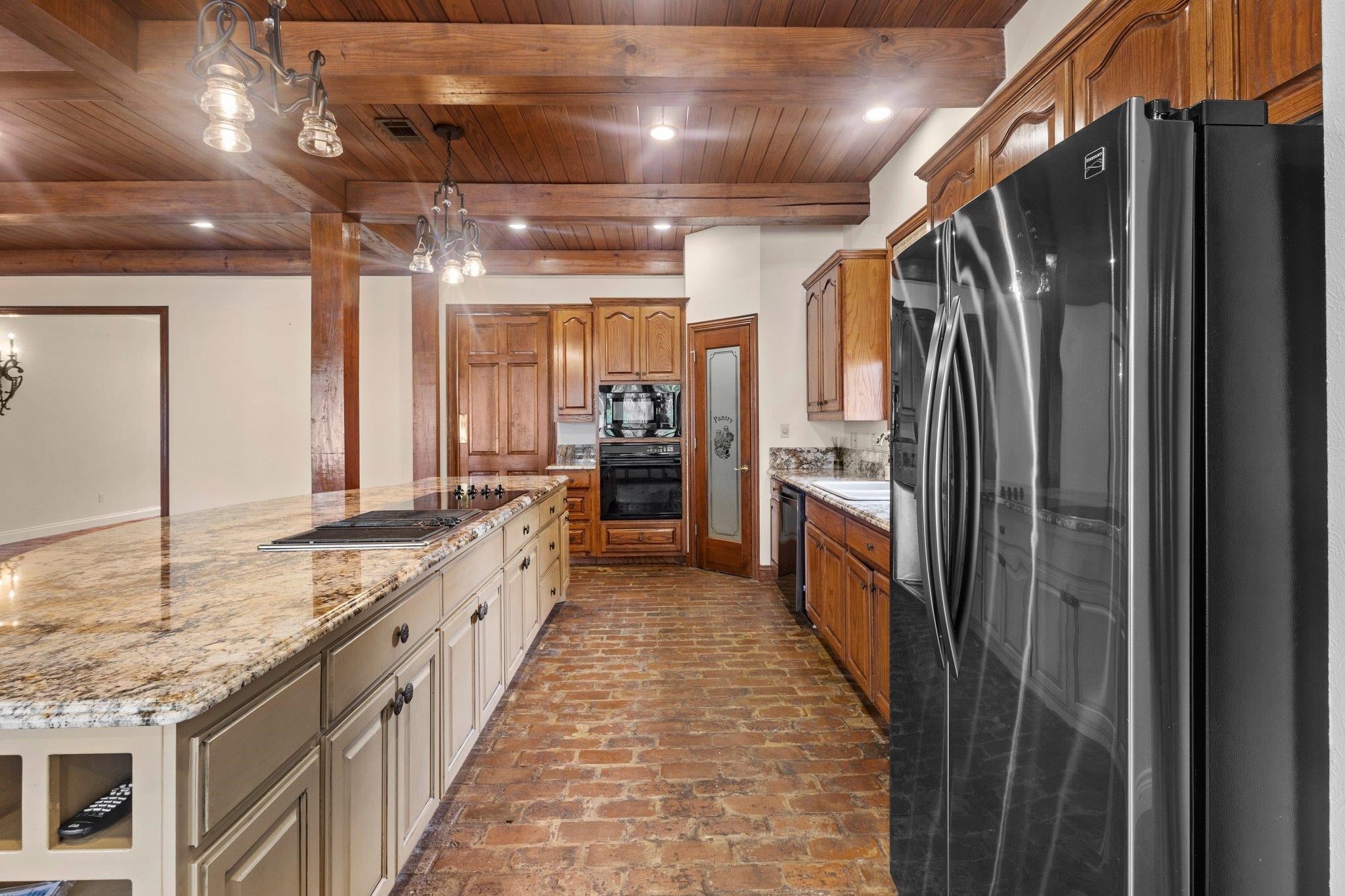 Winnie, Texas, 77665, United States, 3 Bedrooms Bedrooms, ,4 BathroomsBathrooms,Residential,Active,1963426