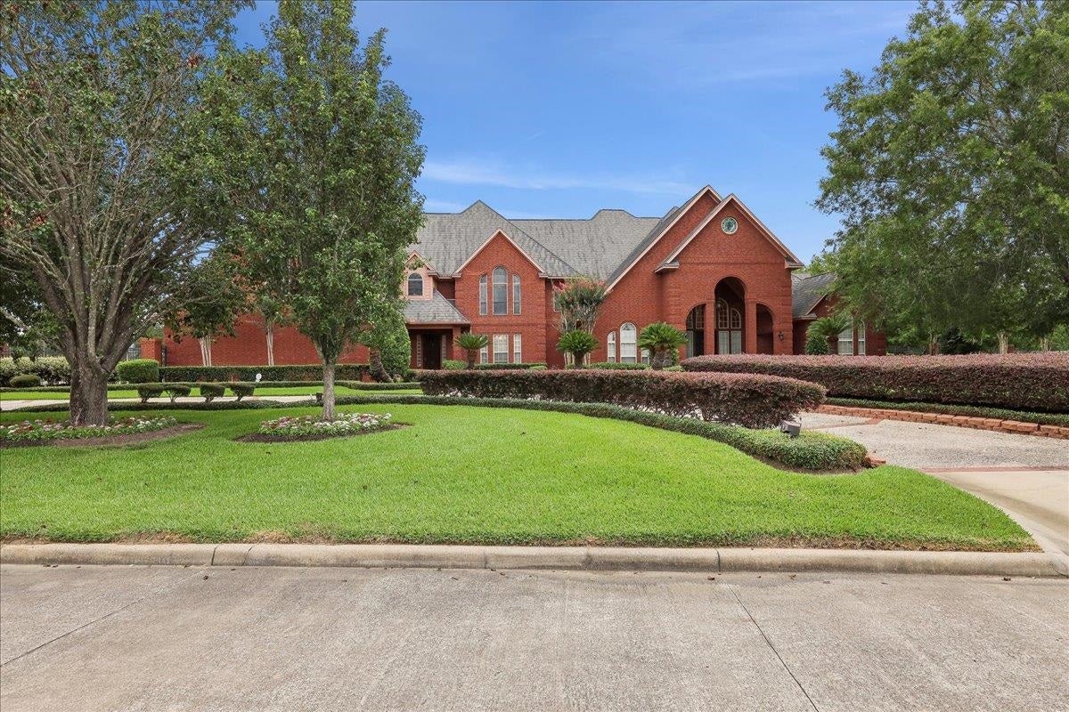 Beaumont, Texas, 77707, United States, 6 Bedrooms Bedrooms, ,10 BathroomsBathrooms,Residential,Active,1853261