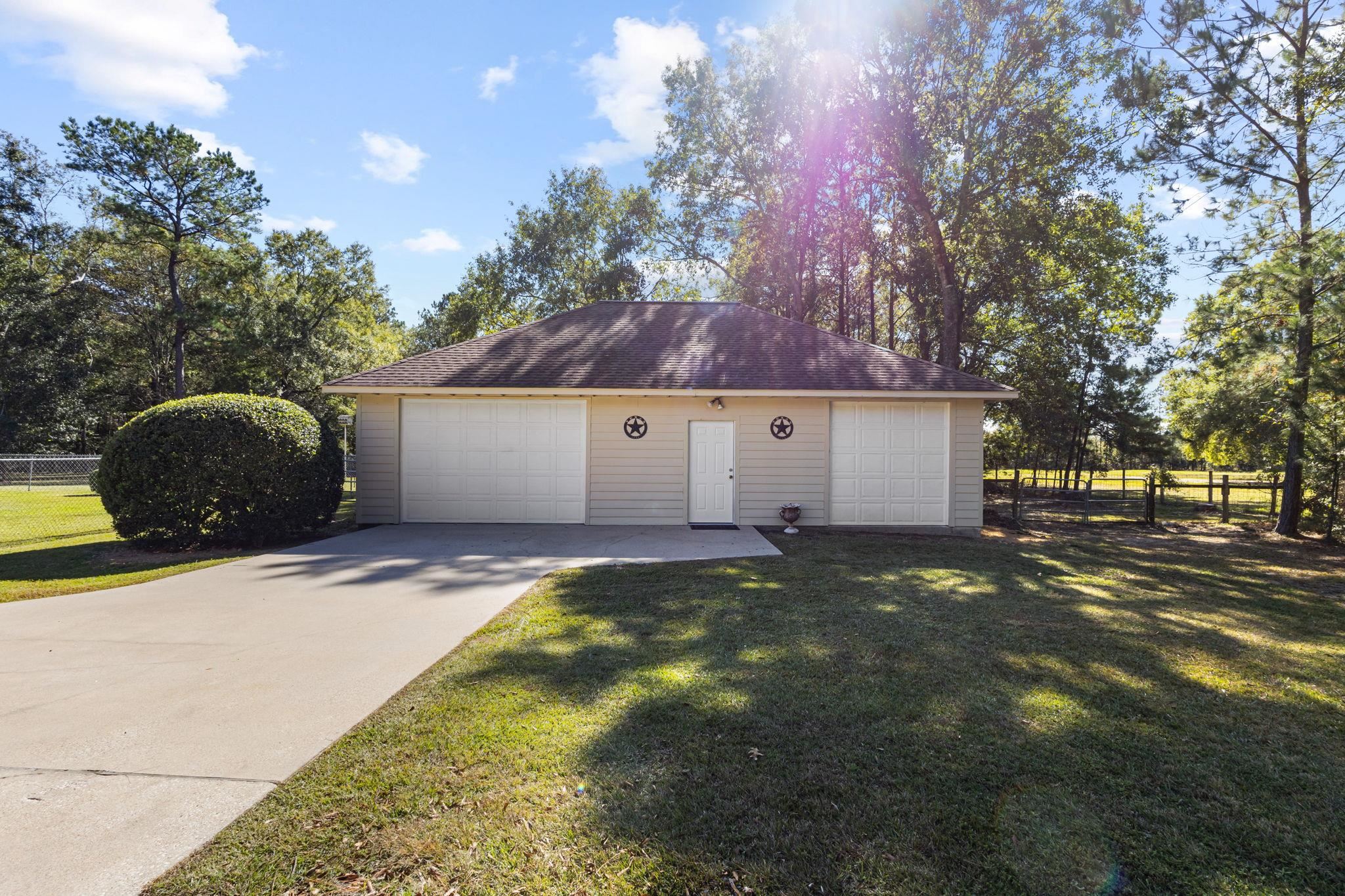 Lumberton, Texas, 77657, United States, 3 Bedrooms Bedrooms, ,4 BathroomsBathrooms,Residential,Active,1990639