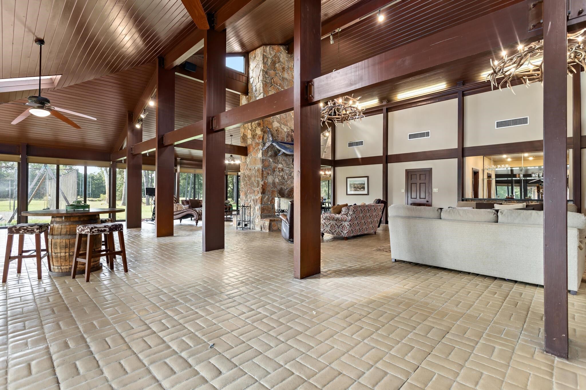 Sour Lake, Texas, 77659, United States, 5 Bedrooms Bedrooms, ,5 BathroomsBathrooms,Residential,Active,1962173