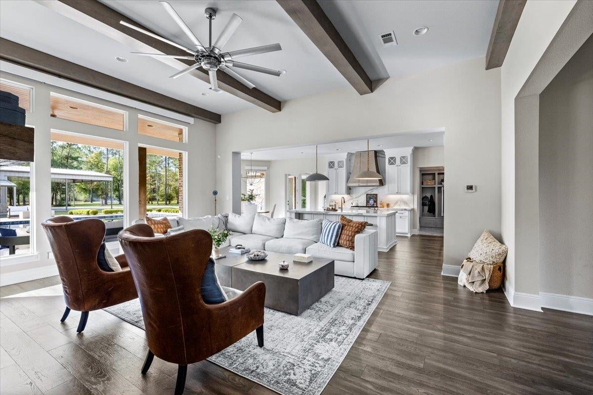 Kountze, Texas, 77625, United States, 4 Bedrooms Bedrooms, ,4 BathroomsBathrooms,Residential,Active,1988730