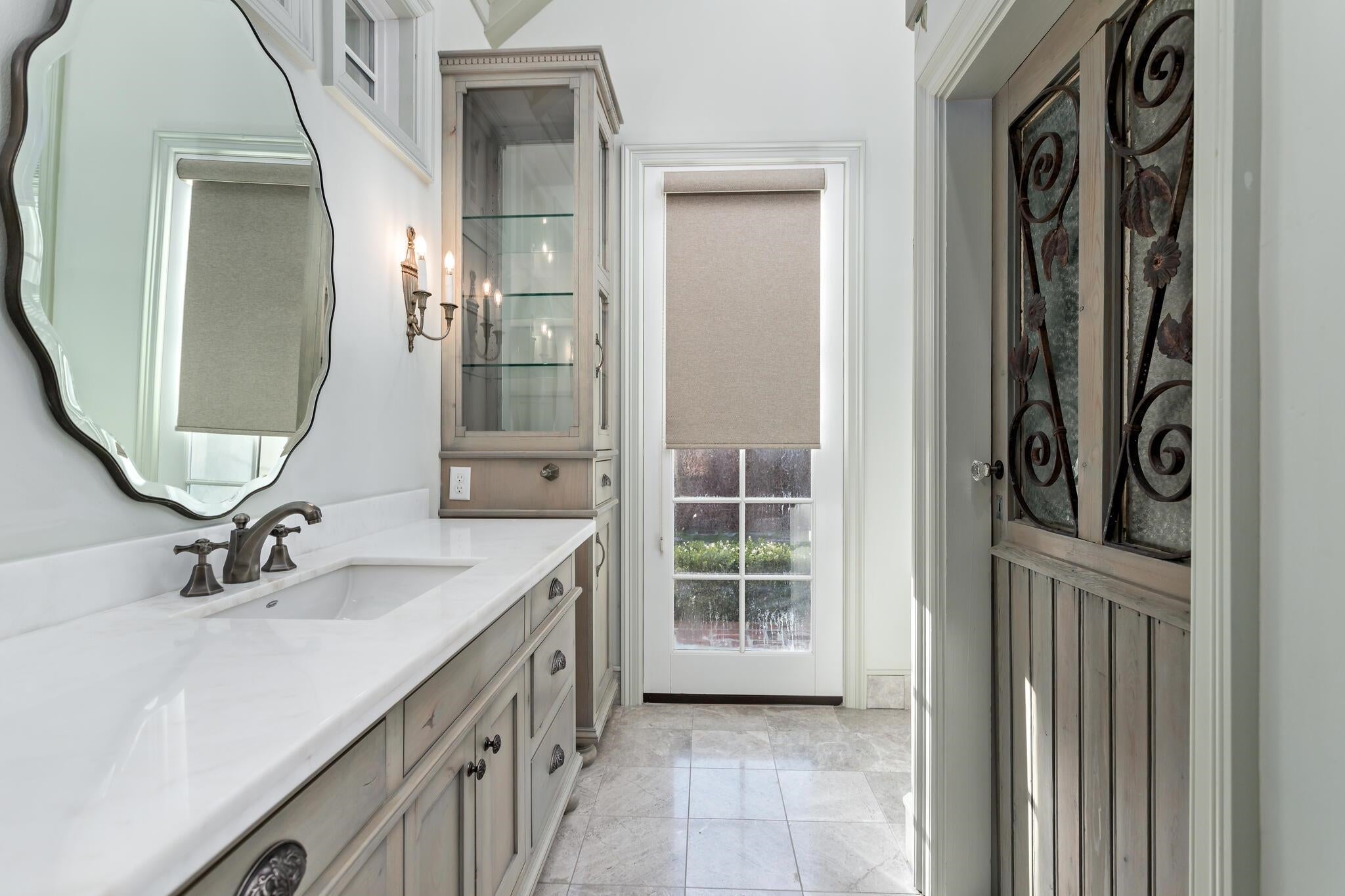 Beaumont, Texas, 77706, United States, ,5 BathroomsBathrooms,Residential,Active,1808378
