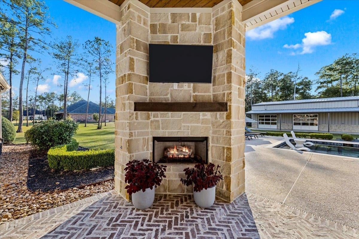 Kountze, Texas, 77625, United States, 4 Bedrooms Bedrooms, ,4 BathroomsBathrooms,Residential,Active,1988730