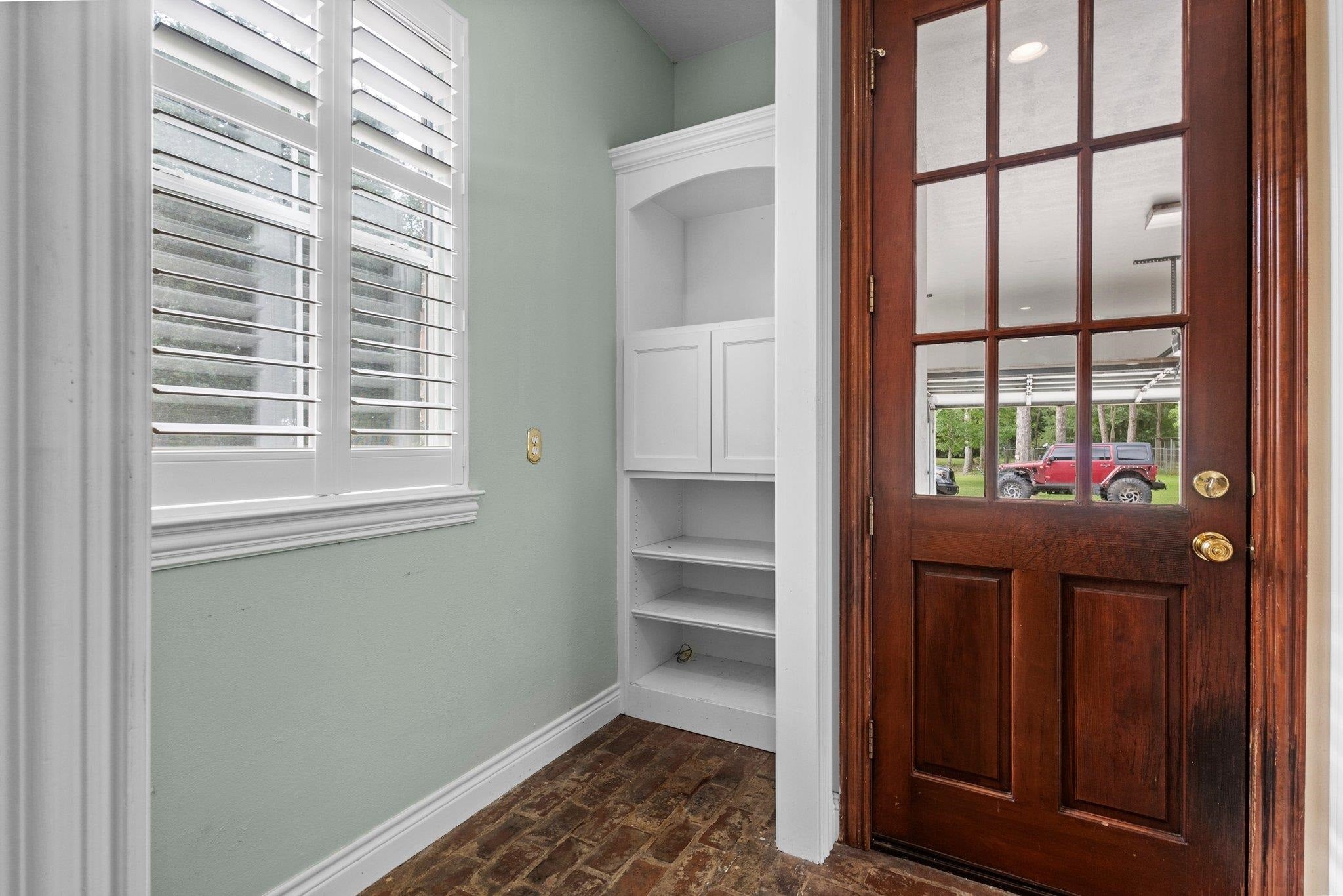 Winnie, Texas, 77665, United States, 3 Bedrooms Bedrooms, ,4 BathroomsBathrooms,Residential,Active,1963426