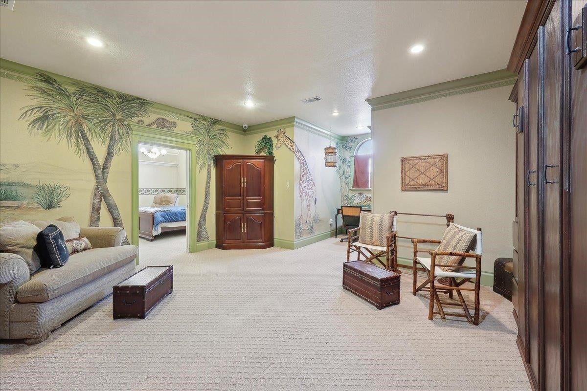 Beaumont, Texas, 77707, United States, 6 Bedrooms Bedrooms, ,10 BathroomsBathrooms,Residential,Active,1853261