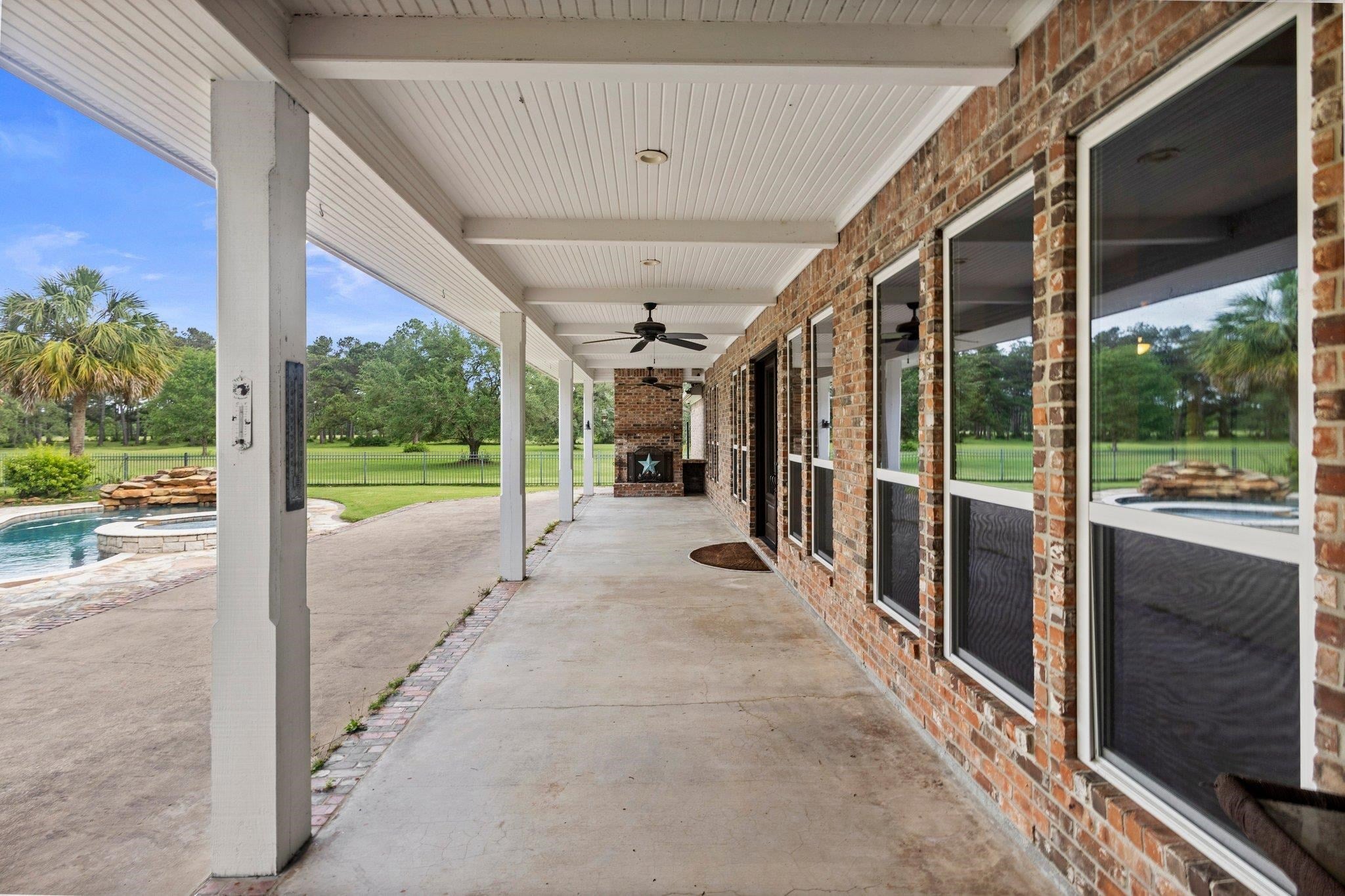 Winnie, Texas, 77665, United States, 3 Bedrooms Bedrooms, ,4 BathroomsBathrooms,Residential,Active,1963426