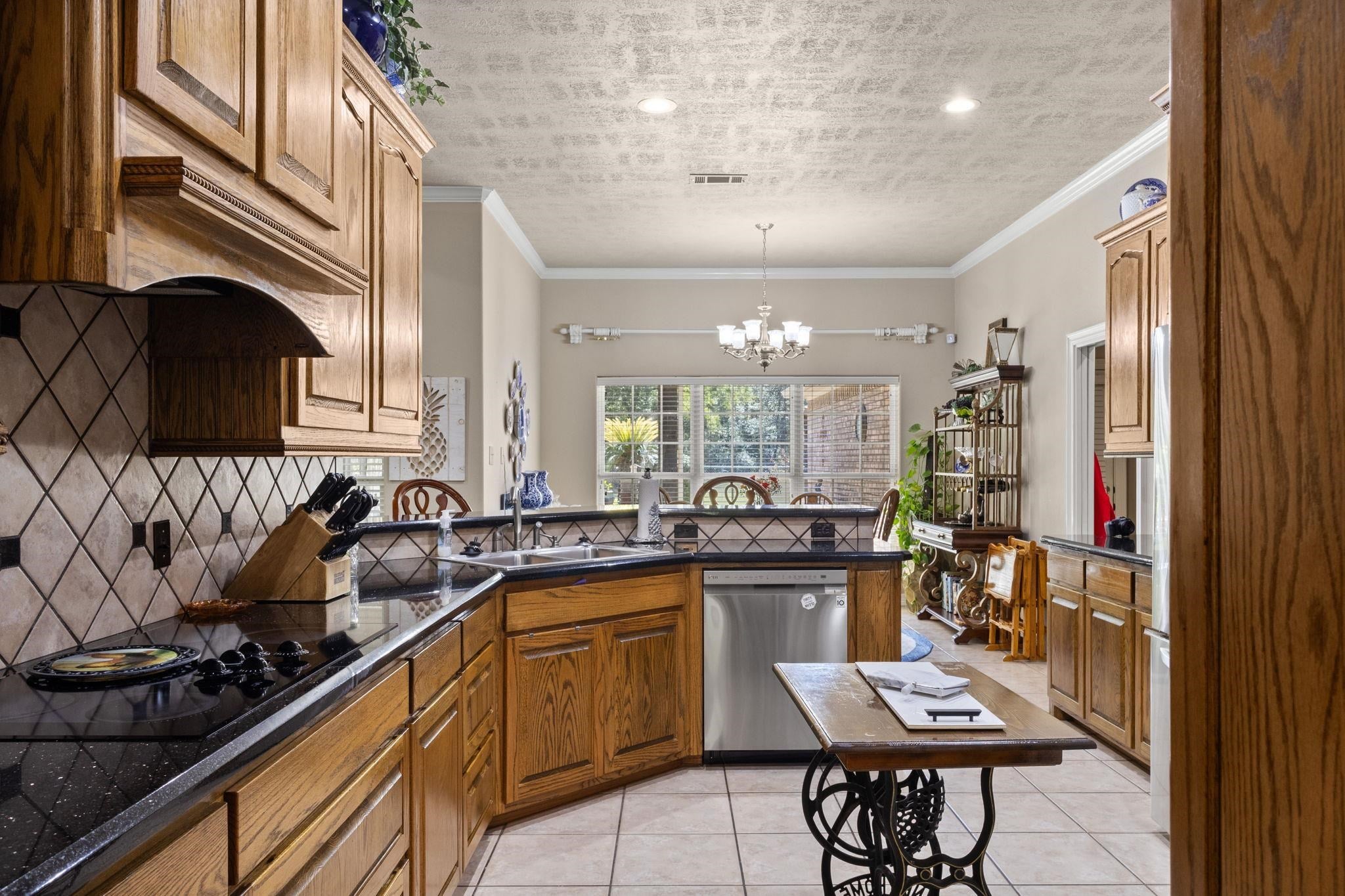 Lumberton, Texas, 77657, United States, 3 Bedrooms Bedrooms, ,4 BathroomsBathrooms,Residential,Active,1990639