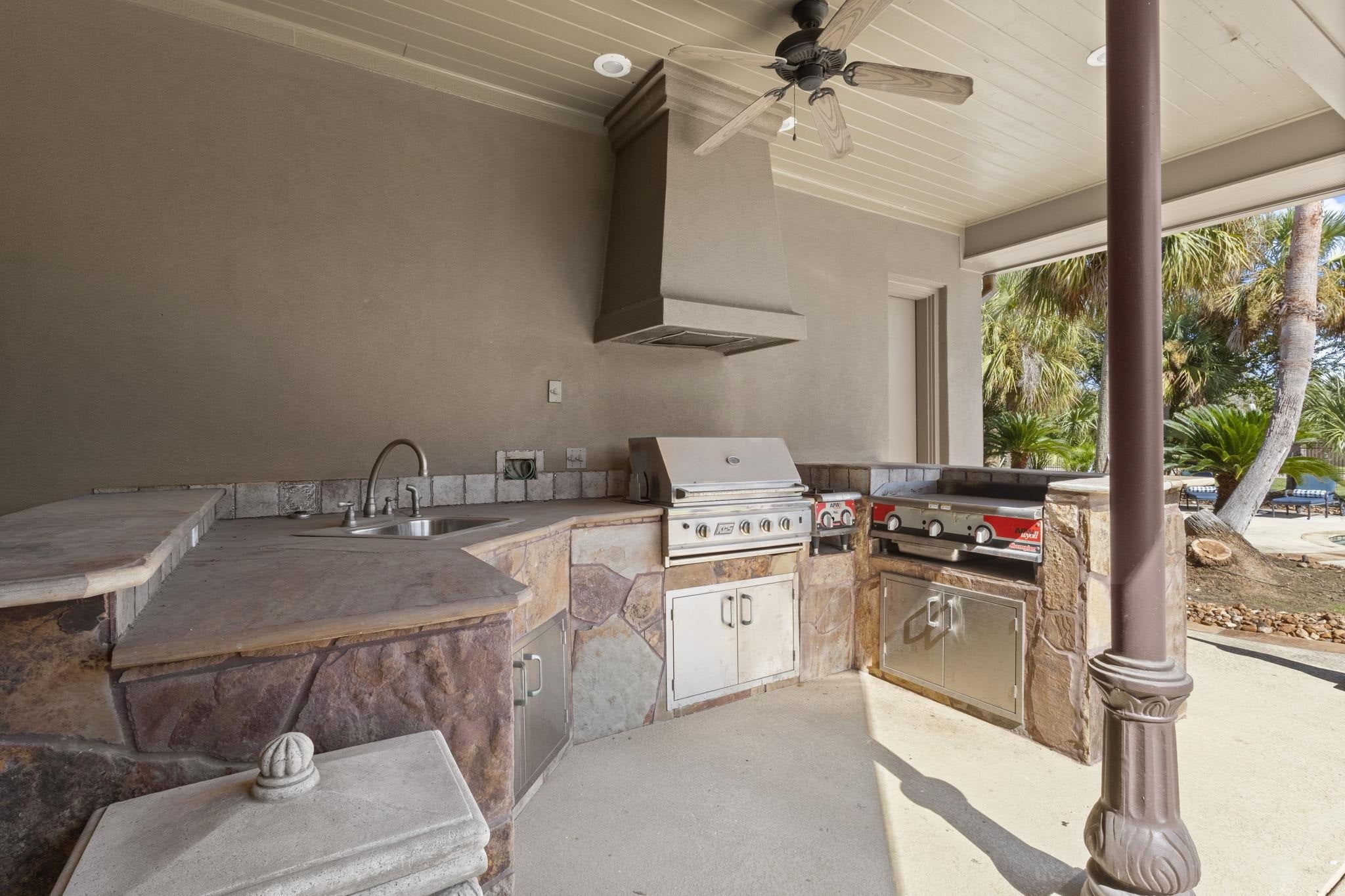 Beaumont, Texas, 77706, United States, 6 Bedrooms Bedrooms, ,7 BathroomsBathrooms,Residential,Active,1988792