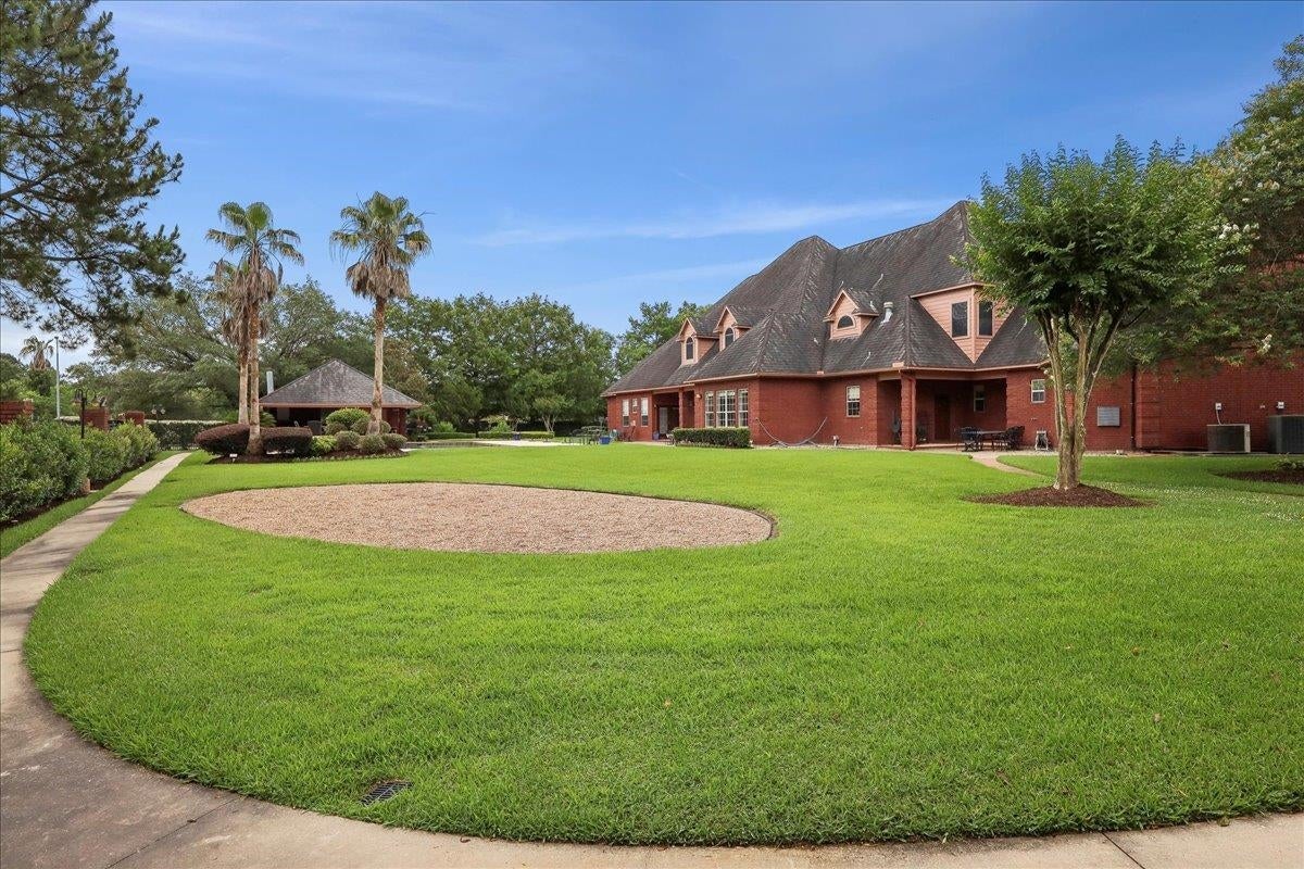 Beaumont, Texas, 77707, United States, 6 Bedrooms Bedrooms, ,10 BathroomsBathrooms,Residential,Active,1853261