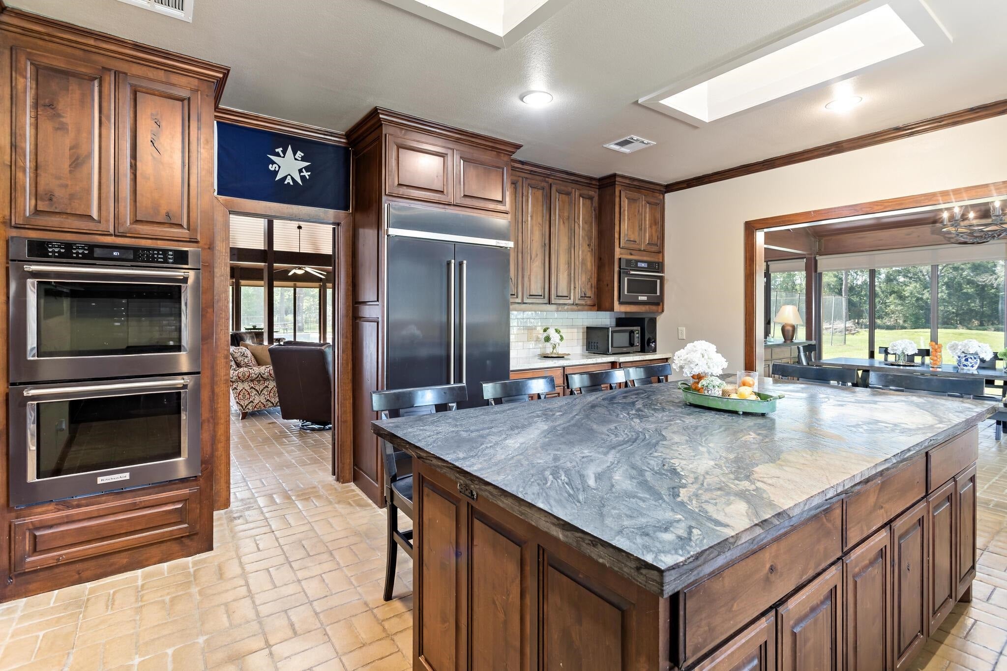 Sour Lake, Texas, 77659, United States, 5 Bedrooms Bedrooms, ,5 BathroomsBathrooms,Residential,Active,1962173