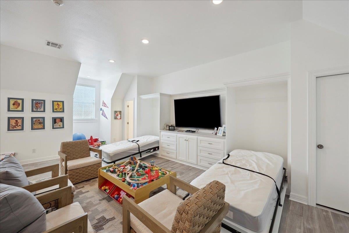 Beaumont, Texas, 77706, United States, 5 Bedrooms Bedrooms, ,6 BathroomsBathrooms,Residential,Active,1798219