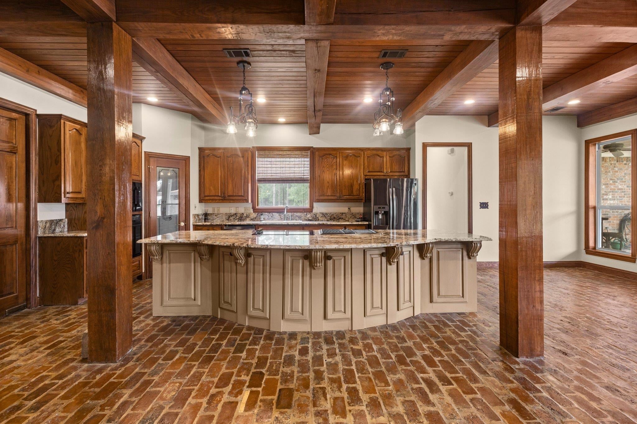 Winnie, Texas, 77665, United States, 3 Bedrooms Bedrooms, ,4 BathroomsBathrooms,Residential,Active,1963426